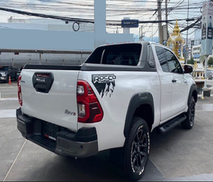 รถยนต์มือสองคุณภาพสูง ปี 2023 รุ่น Hilux Revo Rocco Smart Cab เครื่องยนต์ดีเซล 2.8 ลิตร ขับเคลื่อน 4 ล้อ เกียร์อัตโนมัติ 4x4 สำหรับงานอุตสาหกรรม ปรับแต่งได้ตามความต้องการ (ODM) รับประกัน 3 ปี - Product Image 3