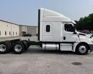 Excelente Camión Semirremolque Usado Freightliner Cascadia 125 Sleeper 2018 - Dormitorio Integral de 71 Pulgadas, 475 HP, Transmisión Manual de 10 Velocidades, Envío a Todo el Mundo - Product Image 3