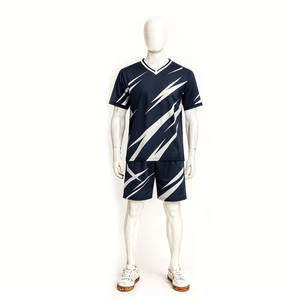 ชุดฟุตบอลย้อนยุคแห้งเร็วสำหรับเยาวชน ผลิตจากโรงงาน คุณภาพสูง ชุดเสื้อและกางเกงฟุตบอลแบบซับลิเมชั่น - Product Image 2