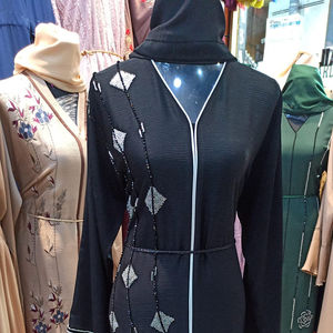 Belle Abaya Dubaï noire pour femmes avec caftan artisanal Vêtements islamiques traditionnels avec accessoire musulman - Product Image 1
