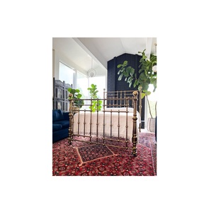 Base de Cama de Latón de Estilo Vintage con Diseño Atemporal, Construcción Robusta para Decoración de Dormitorios Elegantes - Product Image 1