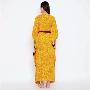 Cómodo ajuste viscosa Modal Kaftan con escote en forma amarillo Paisley estampado manga corta extendida estilo informal detalle de tuberías - Product Image 5