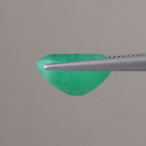 Esmeralda Natural Certificada por IGI, Piedra Preciosa Suelta al por Mayor, Corte Ovalado de 7.38 Quilates, 14x11 mm, Verde Claro Premium - Product Image 2