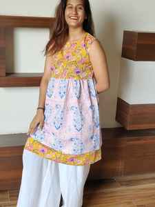 Robe tunique courte à col en V pour femme, motif floral naturel, imprimé à la main, en coton écologique, tenue décontractée de plage - Product Image 3