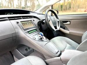 TOYOTA PRIUS 1.8 d'occasion 2011, conduite à gauche/droite - Product Image 4