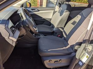 VOLKSWAGEN TAOS SE FWD 2023 USADO, Volante a la Izquierda/Derecha - Product Image 3