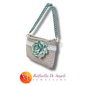 Sac en crochet beige fait main en Italie 04, bandoulière unique, fleurs tendance, largeur 31 cm, hauteur 26 cm, bandoulière 67 cm pour le printemps - Product Image 3