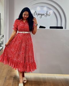 Bollywood Luxe A-Line Diseñador Estampado floral geométrico Maxi Vestido Elegante y fluido Ropa formal de verano - Product Image 3