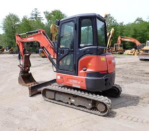 Motor Principal para Miniexcavadora Kubota U35-4 de 2019, 3.5 Toneladas, 24.8 HP, Diésel, Giro de Cola Cero, Equipo de Construcción Compacto - Product Image 1