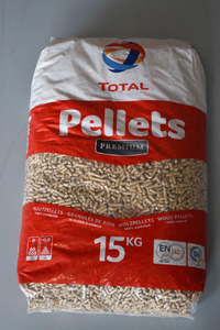 Vente en gros de granulés de bois 6 mm EN Plus A1 Classe Abete en sacs de 15 kg - Prix compétitifs - Product Image 2