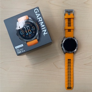 Reloj Inteligente GPS Garmin Fenix 8 de 51 mm con Pantalla AMOLED, Asistente de Voz con IA, Tarjeta SIM 5G, Seguimiento Multideportivo, Diseño Unisex - Product Image 2