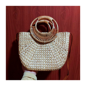 Bolsa de jacinto de agua tejida a mano con diseño de flores bordadas, forro suave, monedero de verano ecológico y elegante de Vietnam - Product Image 4