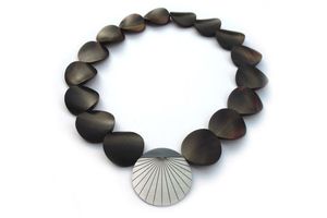 SOURCED Nouvelle Arrivée Buffalo Ox Corne Collier Poli Animal Style Os Bijoux Conception Naturelle Perles Femmes Filles De Mariage - Product Image 4