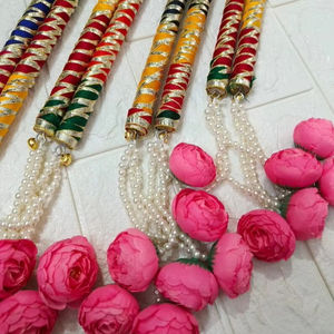 Pareja Dandiya Par de palos de novia y novio con borlas para Navratri Garba Favors Dandiya Stick Duo Jaggo Props Kollattam Kolata - Product Image 1