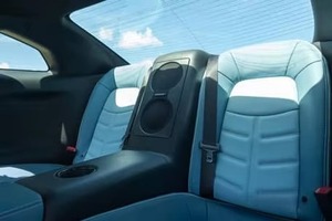 Nissan GT-R Cabriolet 2023, transmission intégrale, pneus R18, boîte automatique, conduite à gauche, sièges en cuir, caméra arrière, intérieur foncé, occasion - Product Image 5