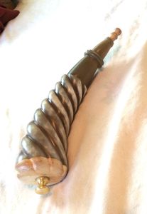 Corne à boire en céramique fabriquée à la main pour hydromel et bière pour les fêtes de Noël et les fêtes de fin d'année - Product Image 6