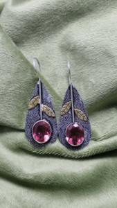 Pendientes de Plata de Ley 925 con Turmalina Rosa, Diseño de Hoja Texturizada, Joyería, Regalo para Ella - Product Image 2