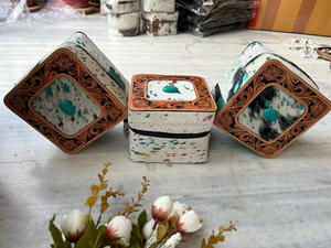 Nouveau Western élégant fabriqué à la main usiné métallique fourrure cuir boîtes à bijoux bijoux essentiels étuis minimes avec pierre Turquoise - Product Image 2