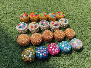 กล่องผ้าคุมคุมคุมคุมคุมคุมคุมคุมุมหลากสีสำหรับงานแต่งชากันโรลี่ซินเดอร์ดานินิสำหรับ haldi & เพื่อนเจ้าสาวของขวัญเครื่องประดับผู้หญิง - Product Image 4