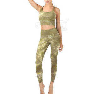 Vêtements de sport pour femmes Ensemble de yoga Vêtements de fitness sans couture Motif solide Ensemble de 2 pièces Fabriqué au Pakistan Logo personnalisé Ensemble de yoga pour femmes - Product Image 1