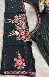 Lehenga Choli en satin vert traditionnel indien pakistanais japonais de créateur, avec jupe évasée de 3,5 mètres et cancan, pour Diwali, mariage ou fête. - Product Image 2