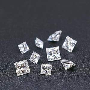 Diamant de forme princesse de 1,5 carat, signature de designer, développé dans le cadre de programmes de fiançailles haut de gamme - Product Image 6