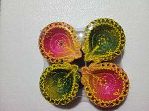 Diyas de arcilla de terracota hechos a mano con pintura de arte festivo, lámparas de aceite de arcilla pintadas personalizadas para Diwali y decoración del hogar - Product Image 2