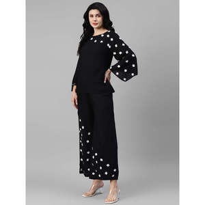 Deebaco Ensemble 2 pièces à imprimé floral noir pour femme, coupe ample, toutes saisons, haut décontracté à col rond et pantalon palazzo - Product Image 3