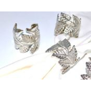 Ensemble de quatre anneaux de serviette en bois de qualité supérieure, style rustique de ferme, idéal pour les repas de fête, les dîners et les présentations de table élégantes - Product Image 2