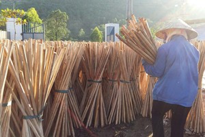 ไม้กวาดไม้เวียดนามด้ามจับที่มีคุณภาพดีที่สุด - Product Image 4