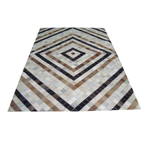 Alfombras de Oración Modernas Hechas a Mano de Lujo, de Piel de Vaca y Lana, Antideslizantes, con Bordado de Pelo y Patchwork - Product Image 3