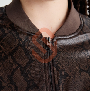 แจ็คเก็ตนักขี่จักรยานหนังแท้วินเทจของผู้หญิงดีไซน์ใหม่ลายนูนมีซิปปิดรูปแบบทึบระบายอากาศได้ดีสำหรับฤดูหนาว - Product Image 2