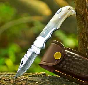 Couteaux pliants de poche en acier Damas de haute qualité, faits à la main, les plus vendus, forgés à la main, couteaux en acier personnalisés avec étui - Product Image 1