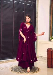 Robe d'été élégante de style vintage avec Dupatta et broderie complexe pour femmes et occasions festives - Product Image 5