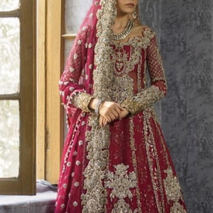 Élégant-broderie lourde sur la belle robe de mariée PEPLUM & LEHENGA ornée de perles de verre cristal, pierre & DABKA work @ 2022 - Product Image 1