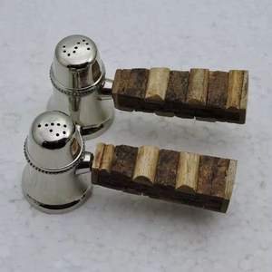 Nouveau design manuel corne et laiton nickelé sel et poivre ensemble accessoires de cuisine rechargeables écologiques - Product Image 2