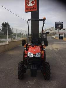 Para Kubota Mini B1121 15HP/25hp Tipo de rueda alta Modelos de tractor usados Componentes de caja de cambios de motor central disponibles para la Venta barata - Product Image 3