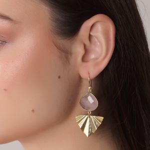 DUA Boucles d'oreilles pendantes en quartz rose plaqué or 18 carats faites à la main Bijoux de mariage tendance en laiton - Product Image 6