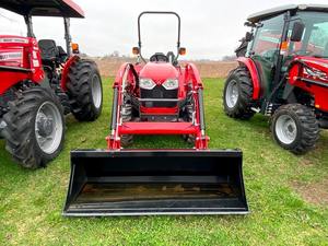 Tractor agrícola Massey Ferguson 1840E bastante usado y nuevo 2024 con cargador frontal a la venta - Product Image 5
