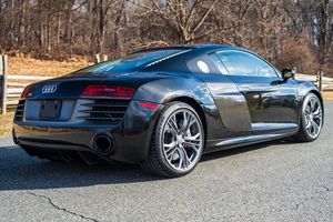 Audi R8 V10 Plus Coupé 2015 Usado, ~13,800 Millas, Transmisión Manual de 6 Velocidades, 1 de su Tipo en Negro Pantera con Efecto Cristal - Product Image 3