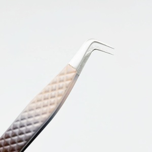 Top-Product Marque privée personnalisée Pince à épiler de type L Trois tons Gris laiteux Marron Poli Pointe pointue Acier durable - Product Image 1