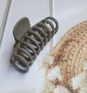 Pince à cheveux géométrique à la mode pour femmes Accessoires de cheveux durables et légers aux prix de gros de l'Inde - Product Image 5