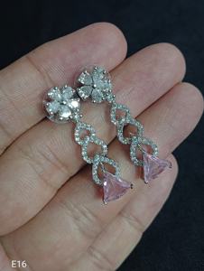 Dernier concepteur exclusif indien léger avec boucle d'oreille en diamant américain femmes pour la fête à la mode des femmes - Product Image 6