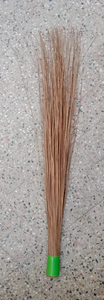 Palo de escoba de coco resistente de 36 pulgadas perfecto para limpiar espacios al aire libre jardines patios y calles con agarre fuerte - Product Image 6