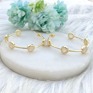 Pendientes de aro huggie de piedra lunar natural sin cortar, más vendidos, de latón macizo chapado en oro, joyería elegante, regalo para mujeres, accesorios - Product Image 4