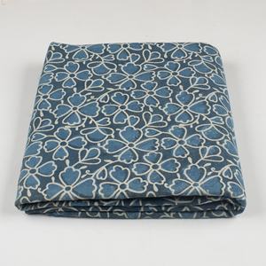 Tela de Algodón Índigo Hecha a Mano en India, Estampada con Bloques Sanganeri, Tela de Jaipur, Material en Crudo para Vestidos - Product Image 1