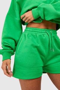 Sweat à capuche court pour femme, coupe tendance, polaire doux, fabrication OEM, streetwear d'hiver, couleurs personnalisées, vente en gros - Product Image 3