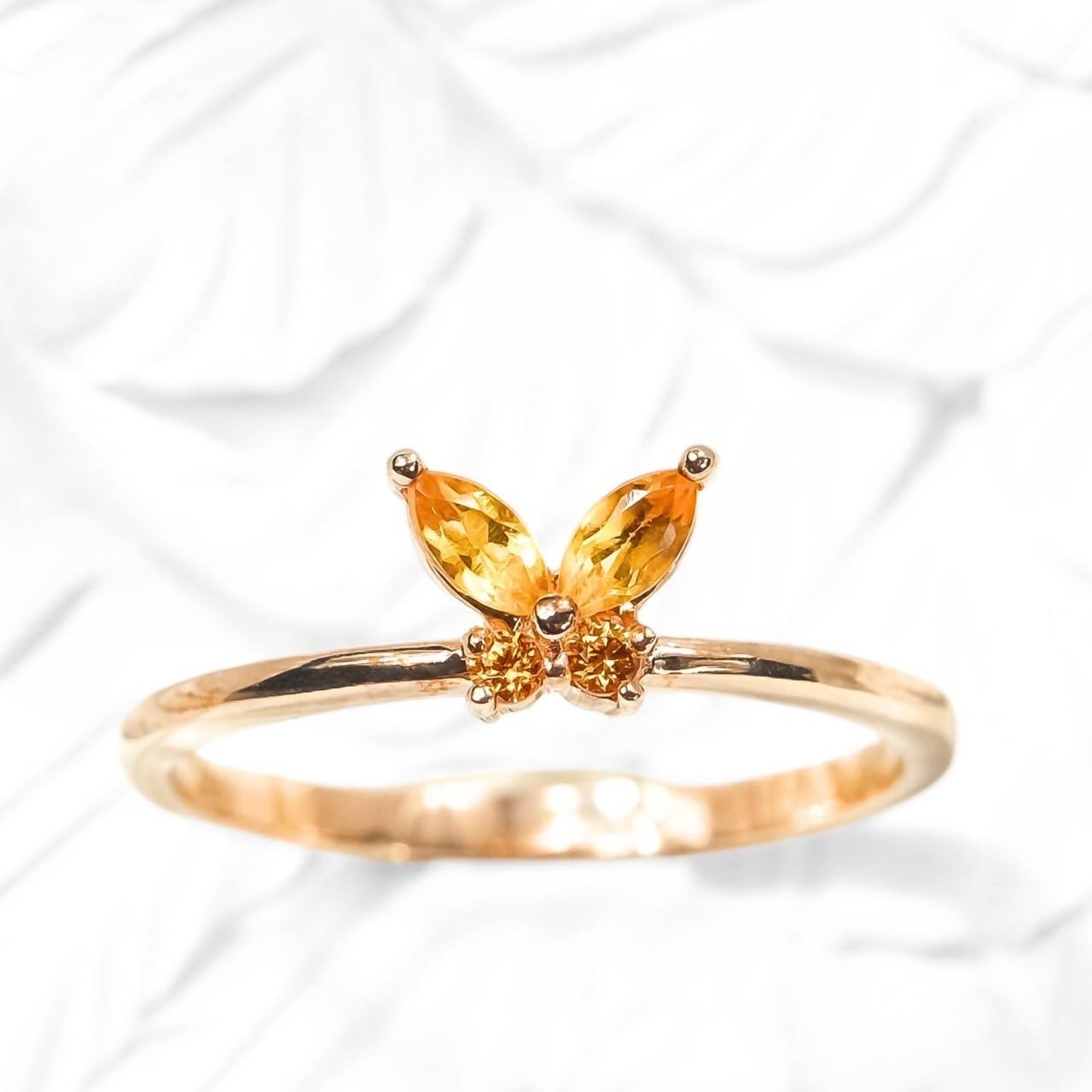 ซิทรีน (mq.) + ไพลินสีเหลือง (บนถนน)