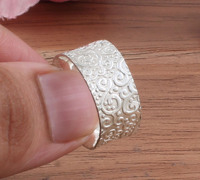Bague Statement Large Évasée en Argent Sterling avec Motif Étoilé Gravé et Sertissage Clos, Style Bohème, pour Femme, Idéale pour les Fêtes
