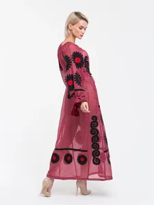 Vestido Maxi Folclórico Ucraniano de Manga Larga Bordado hasta el Tobillo de Primera Calidad, Tela de Lino Natural, Estilo Bohemio - Product Image 3